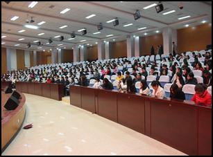 学院党委副书记胡昌荣副教授为财经贸易系师生宣讲十九大精神