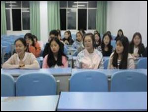 财经贸易系组织学生观看党的十九大开幕式